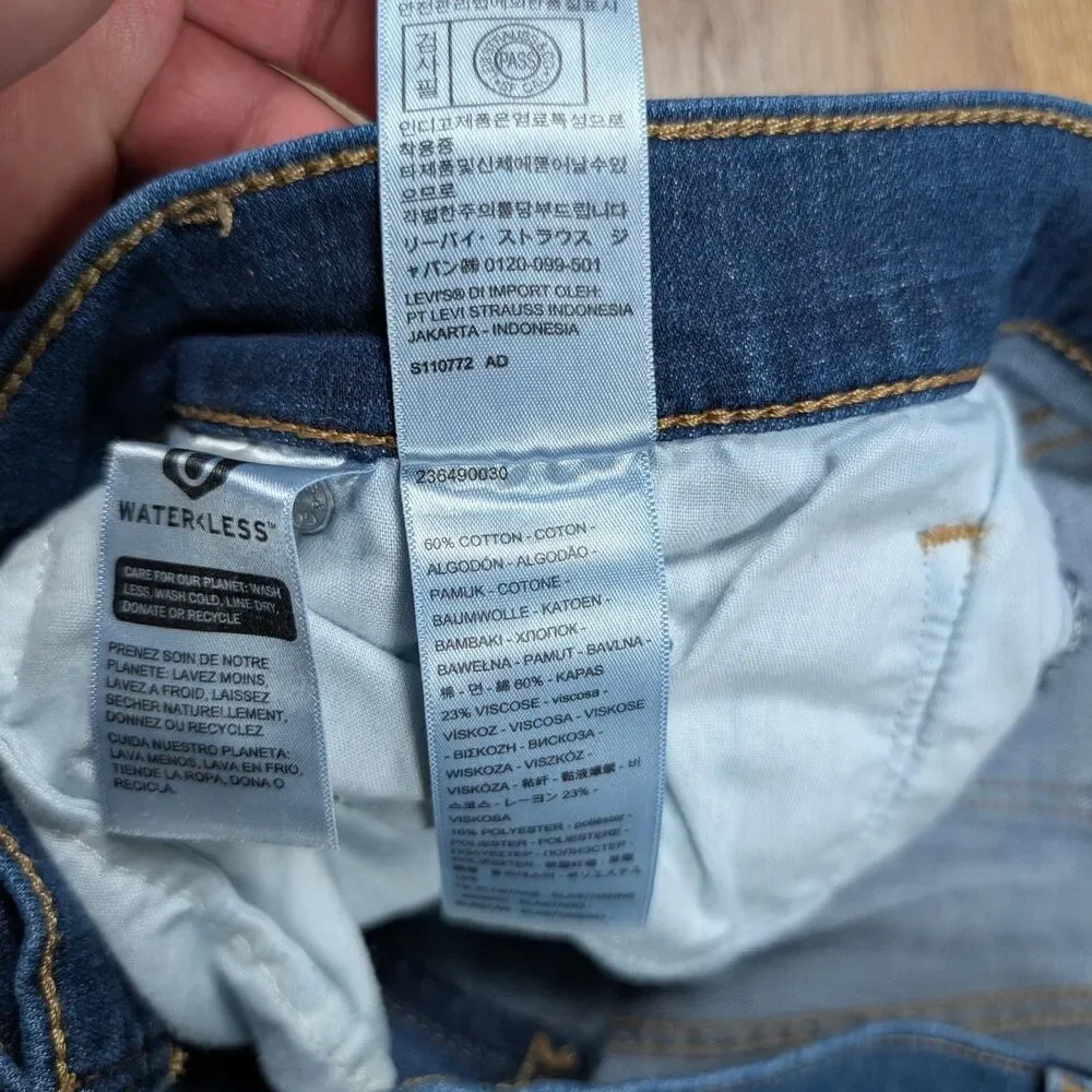 Levis Classic Bootcut Jeans Womens 16W Blue Mid Rise Dark Wash Stretch Denim